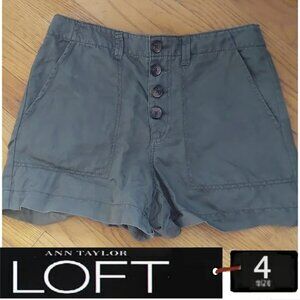 🎁 10/$25 Loft, Size  4 shorts,  olive green,  khaki material